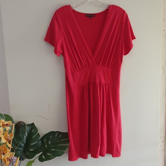 🆕️Zen-Knits Medium Red Short Sleeves VNeck Dress - Picture 6 of 10